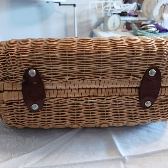 Vintage Rattan Bag with Double Lucite Handles - Picture 3 of 16